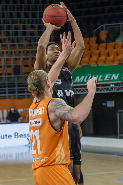 不仅是对现 不仅是对现